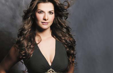 Carolina est&aacute; de pelos